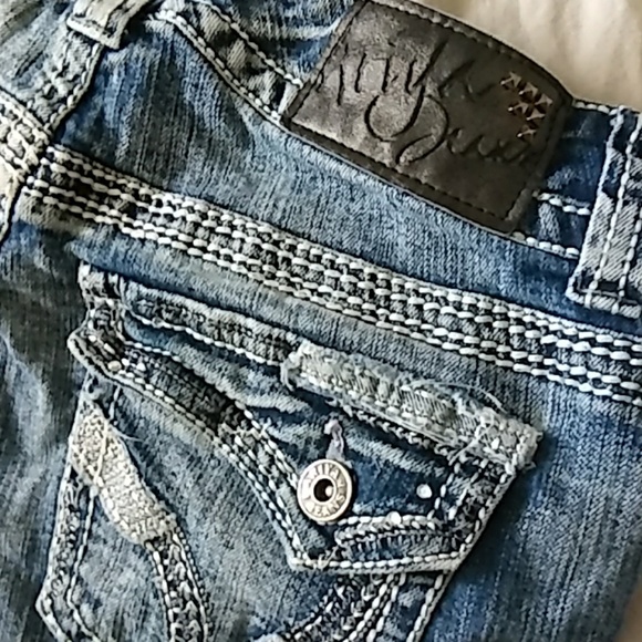 Airya awesome shorts - Picture 5 of 8